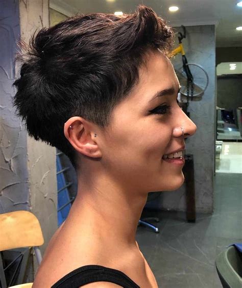 women's short haircuts 2023